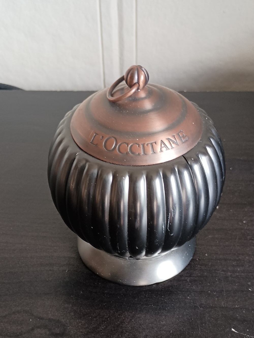 L'OCCITANE Black and Copper Pomander Scent Jar with Ridged Glass